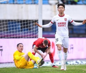 开云体育app-蓉城“菜地”里抢3分直逼榜首 下轮与申花强强对话